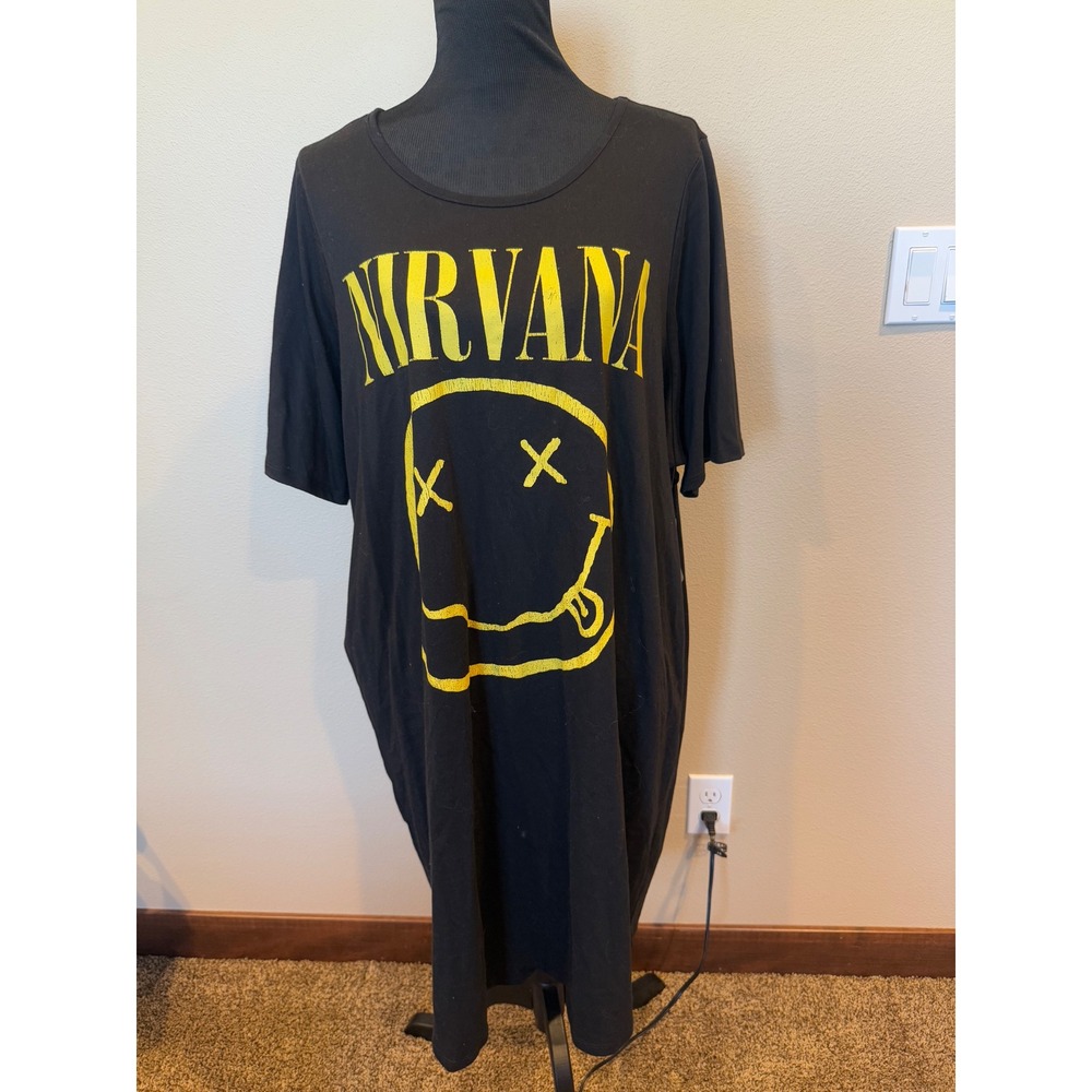NWT Torrid Nirvana Black Graphic T-Shirt Dress Plus Size 4 4X 26 Smiley Face